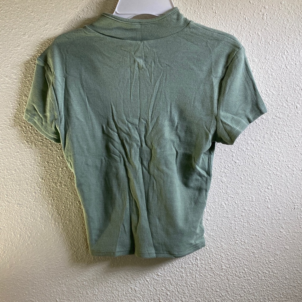 Top - Picture 2 of 3